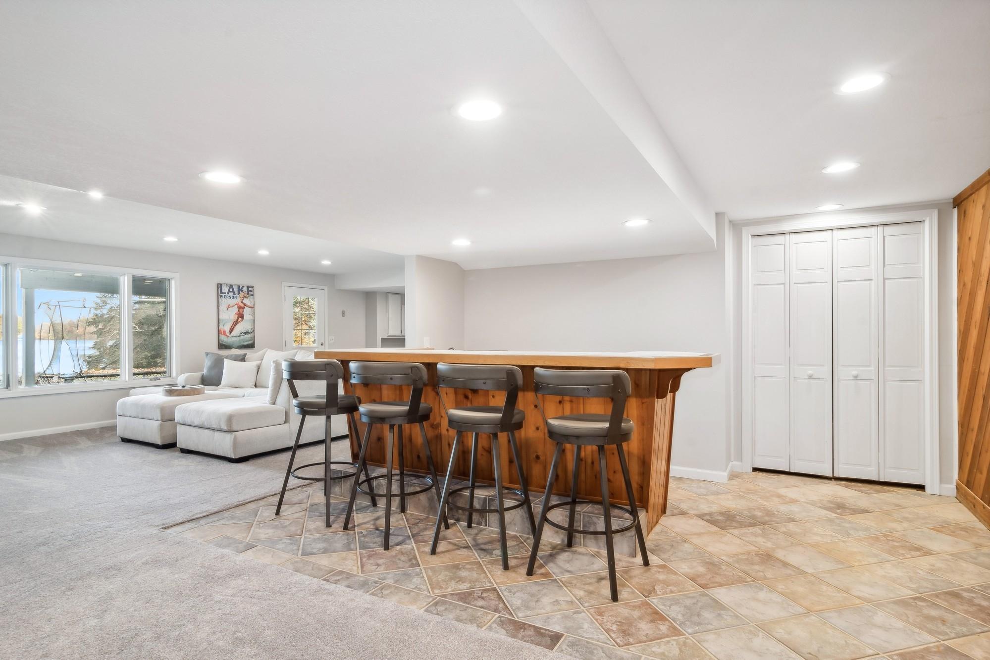 9655 Lakewood Circle