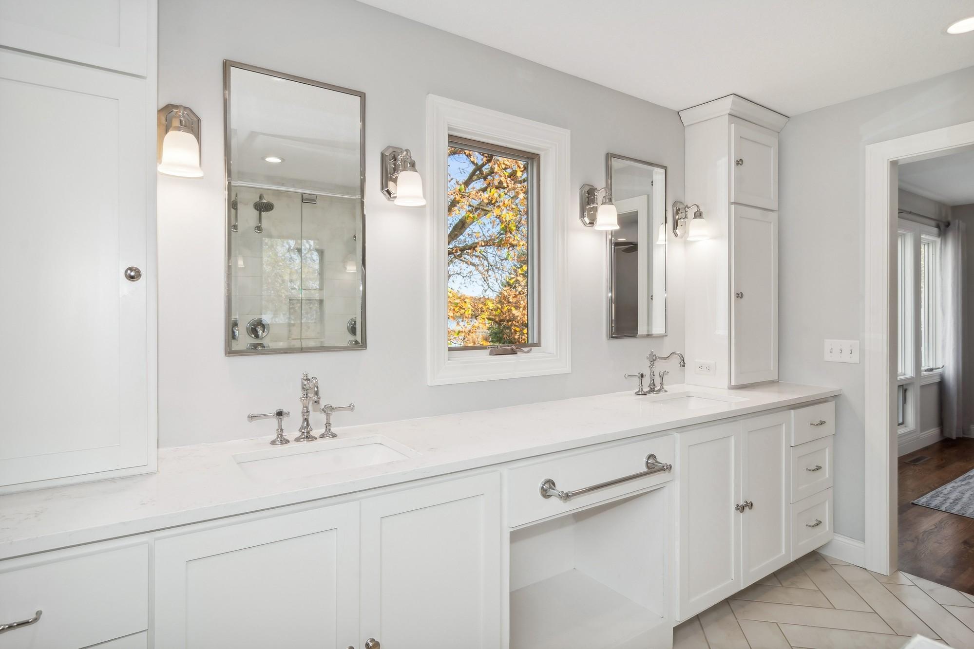 9655 Lakewood Circle