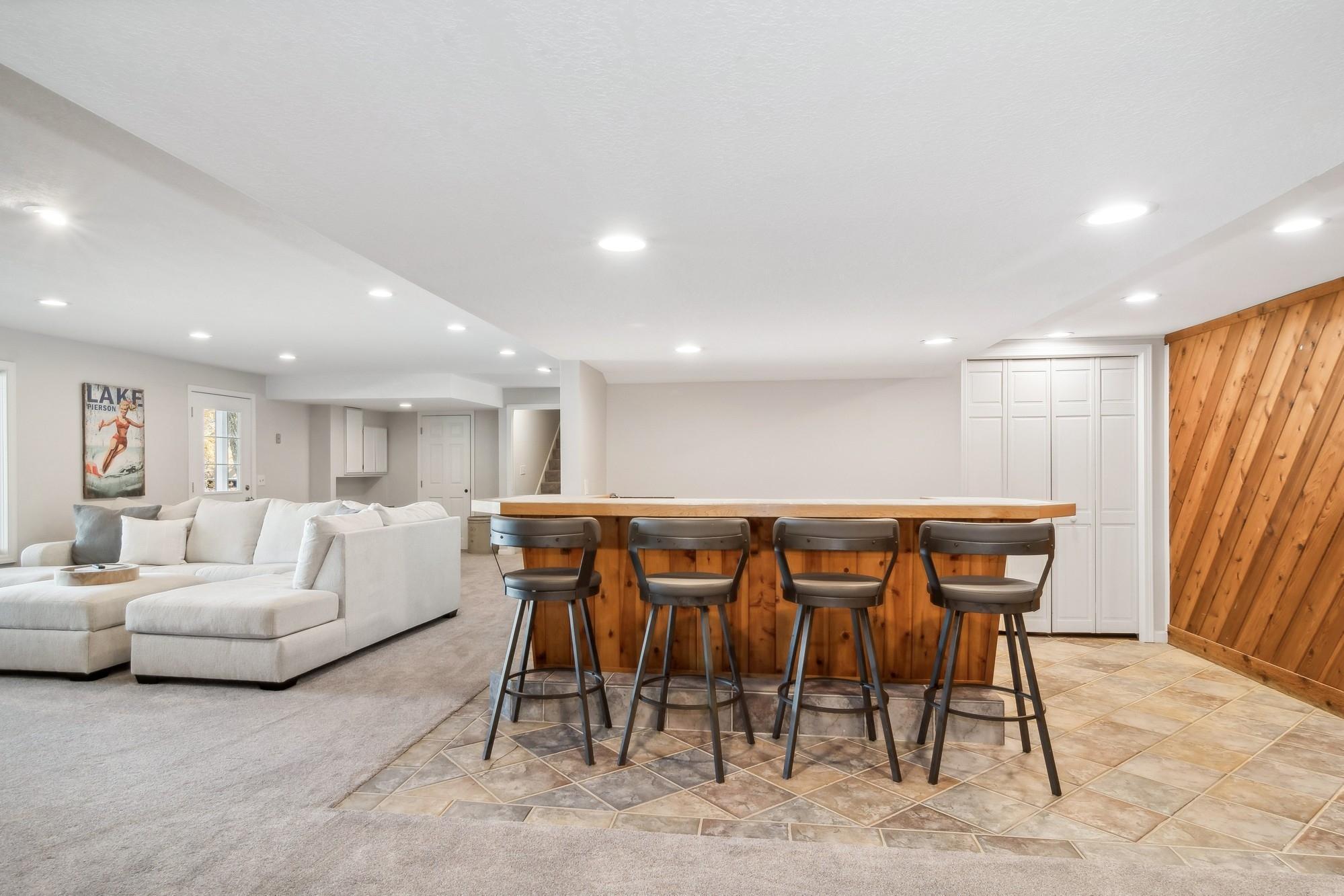 9655 Lakewood Circle