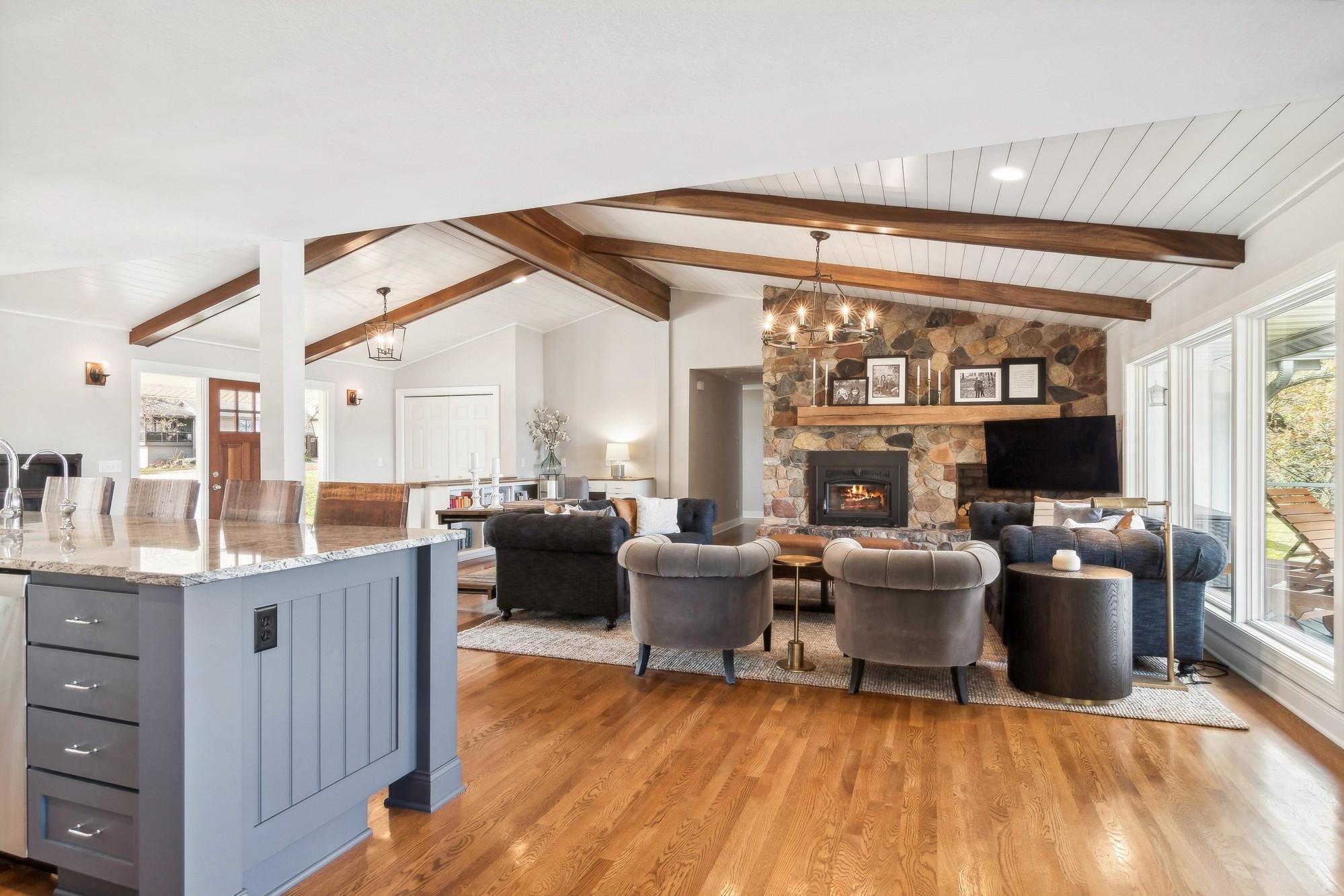 9655 Lakewood Circle