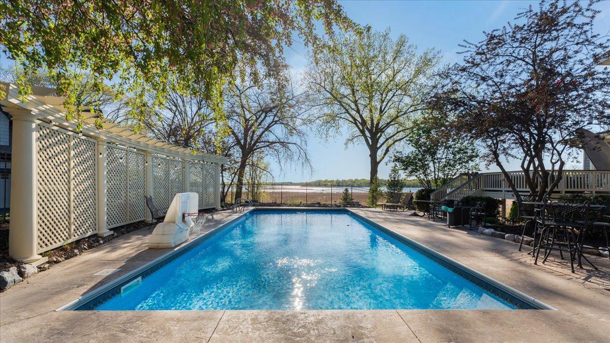 6470 Tanagers Point