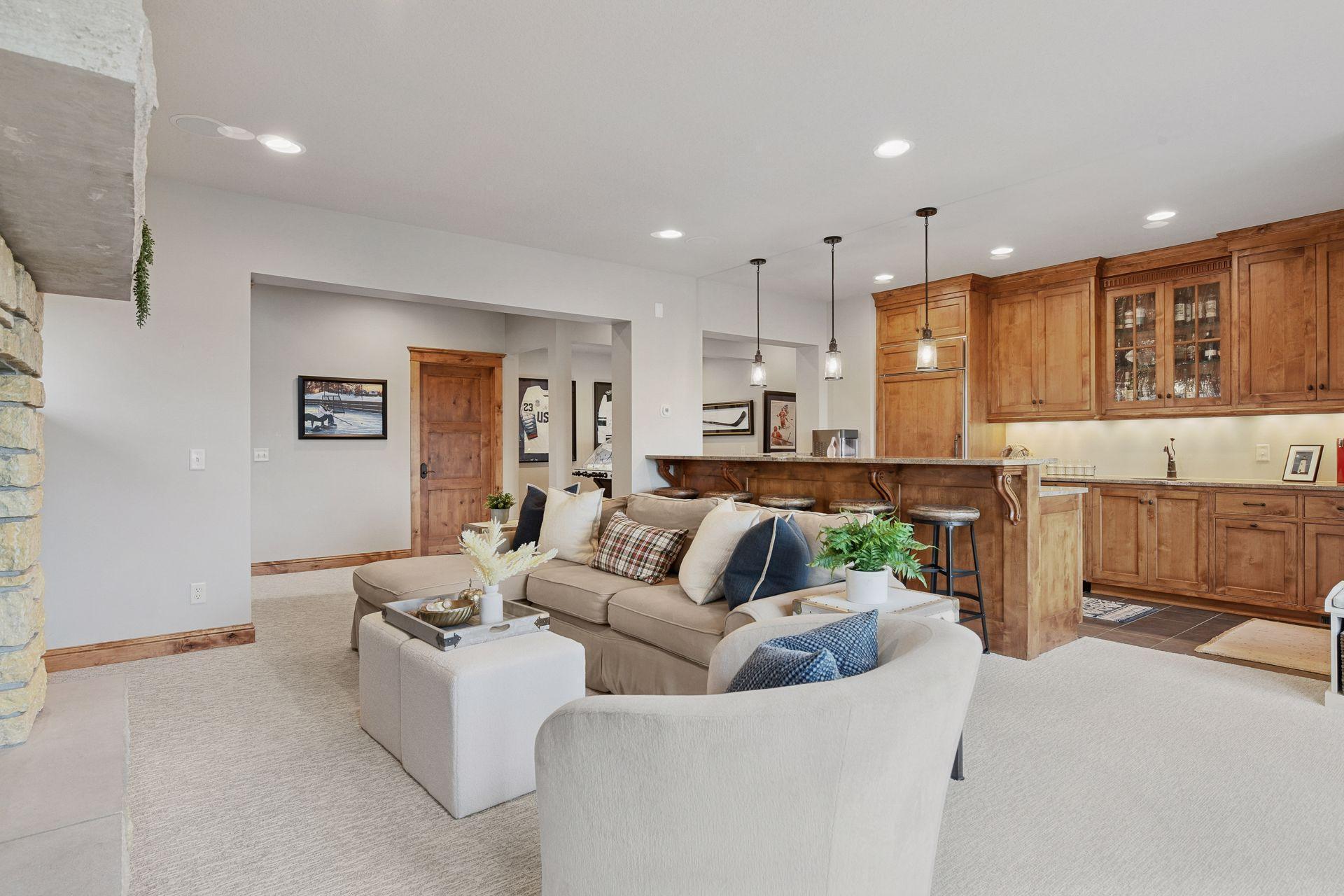 6470 Tanagers Point