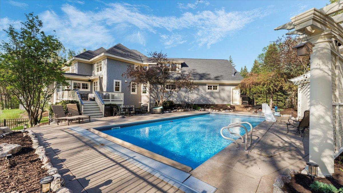 6470 Tanagers Point