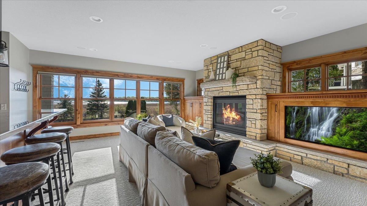 6470 Tanagers Point
