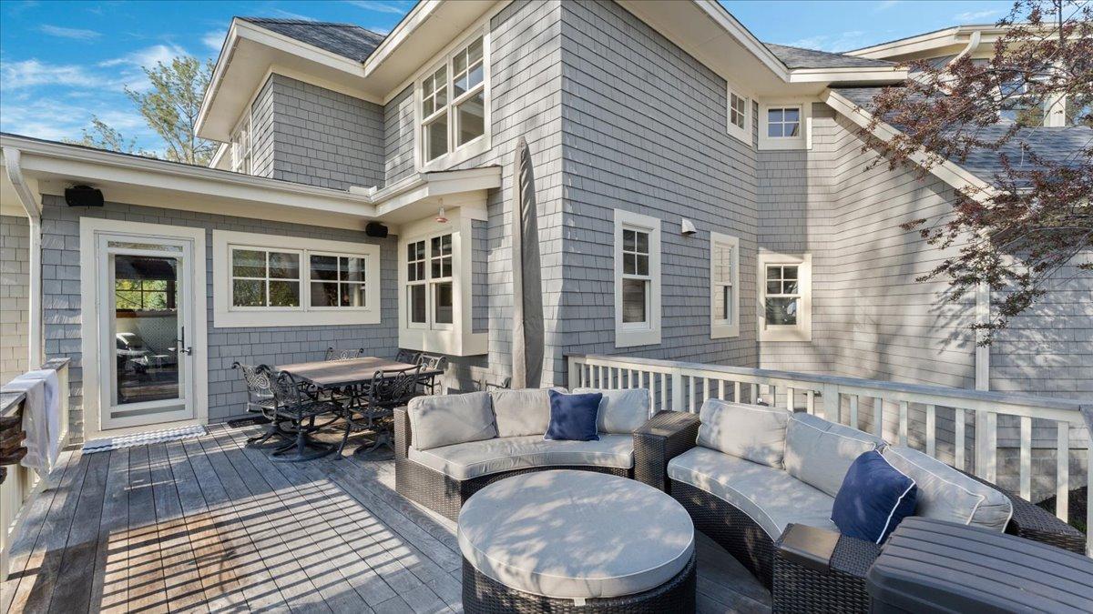 6470 Tanagers Point