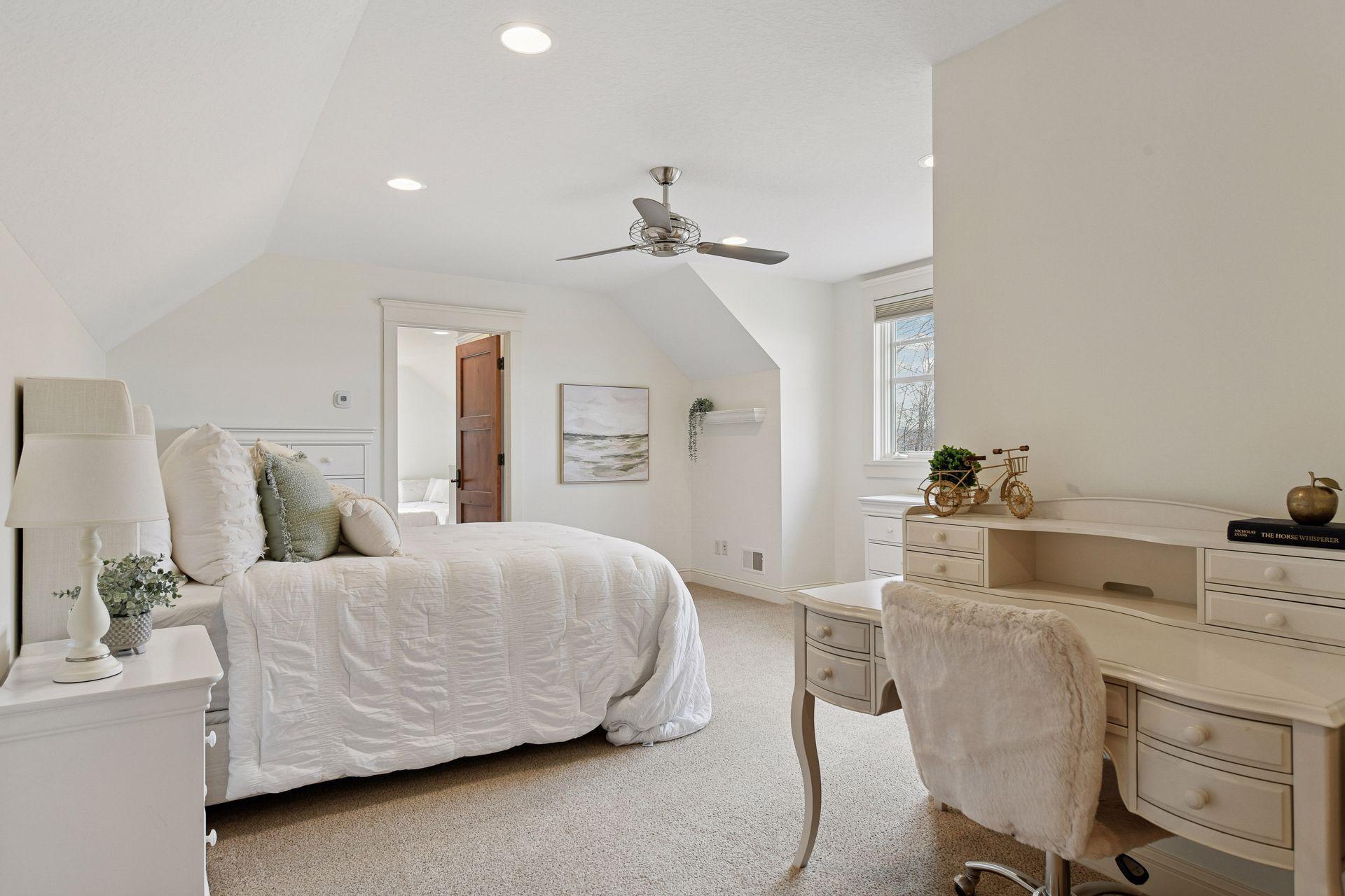 6470 Tanagers Point