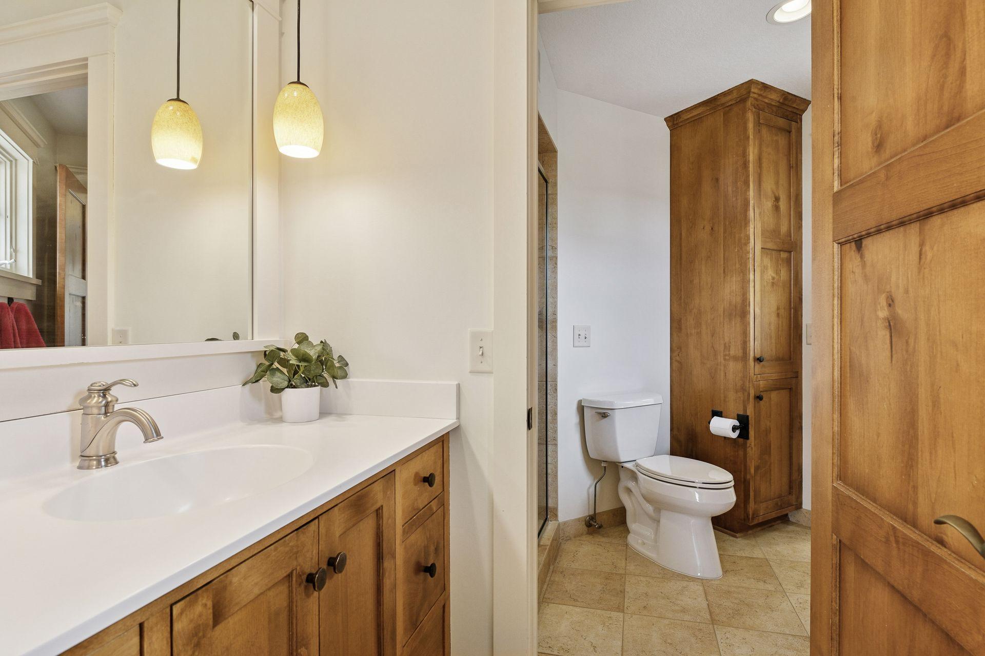 6470 Tanagers Point