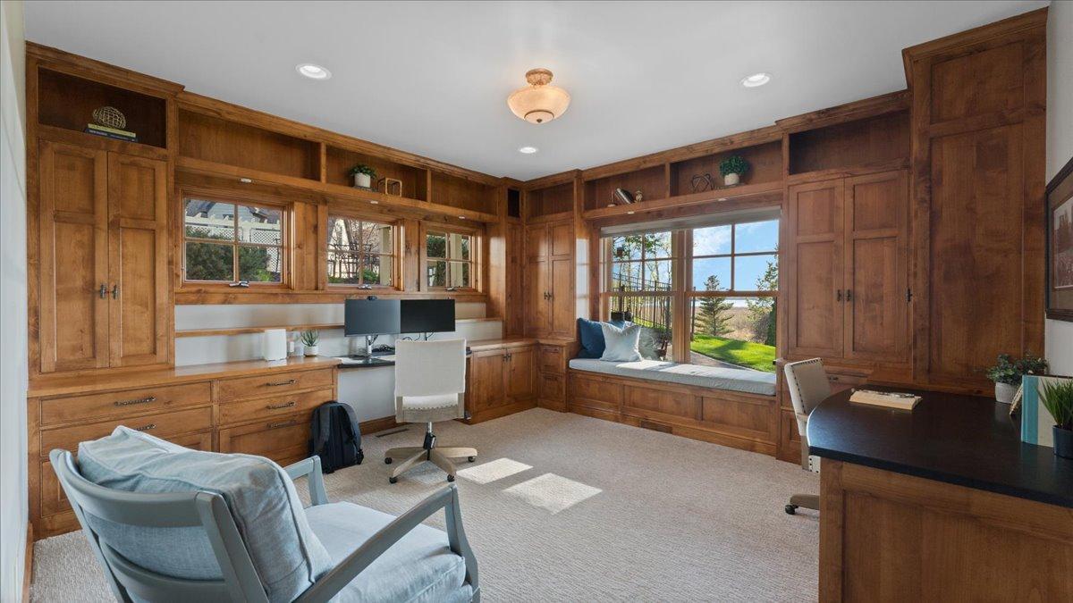 6470 Tanagers Point