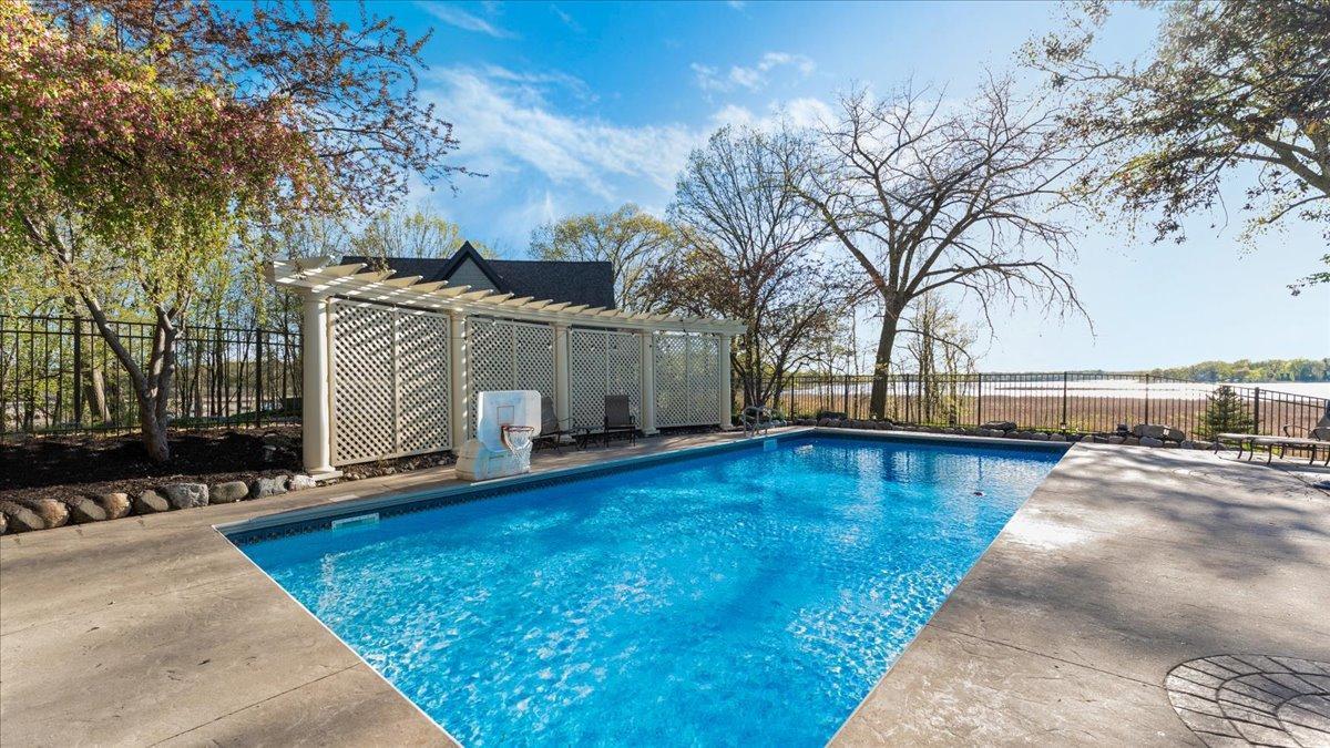 6470 Tanagers Point