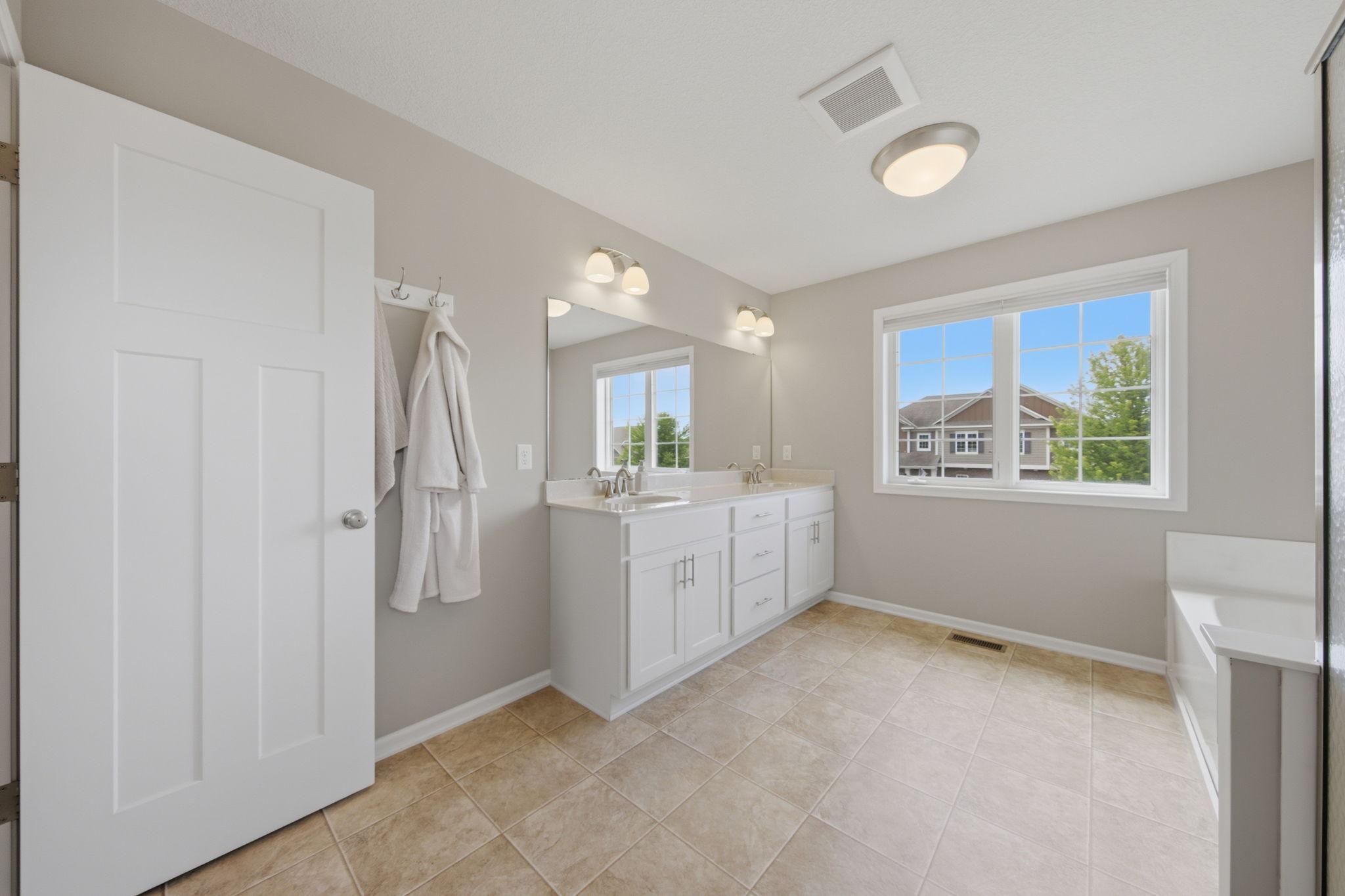 2200 Silver Leaf Trail