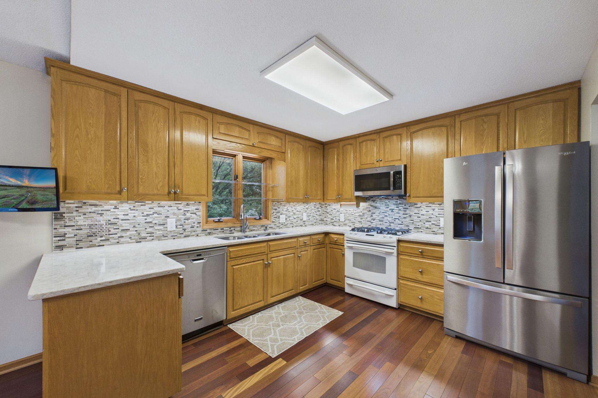 2742 Hilltop Court