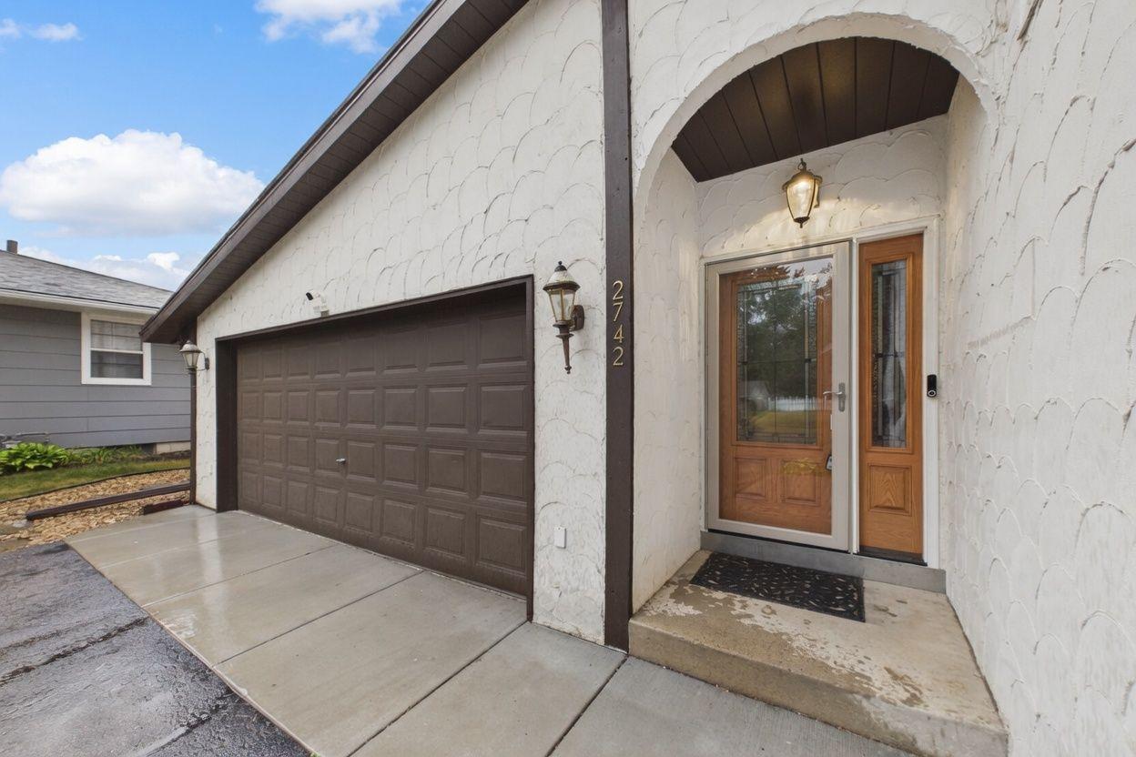 2742 Hilltop Court