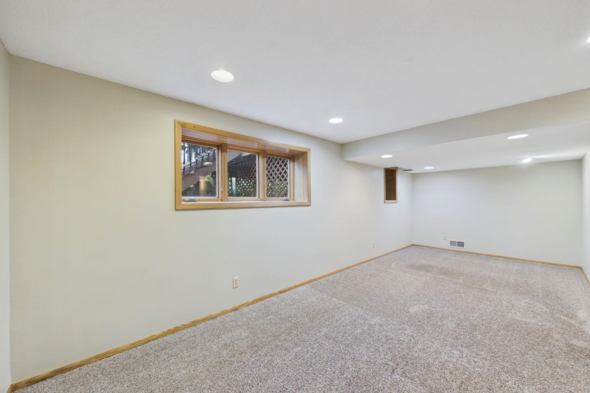 2742 Hilltop Court