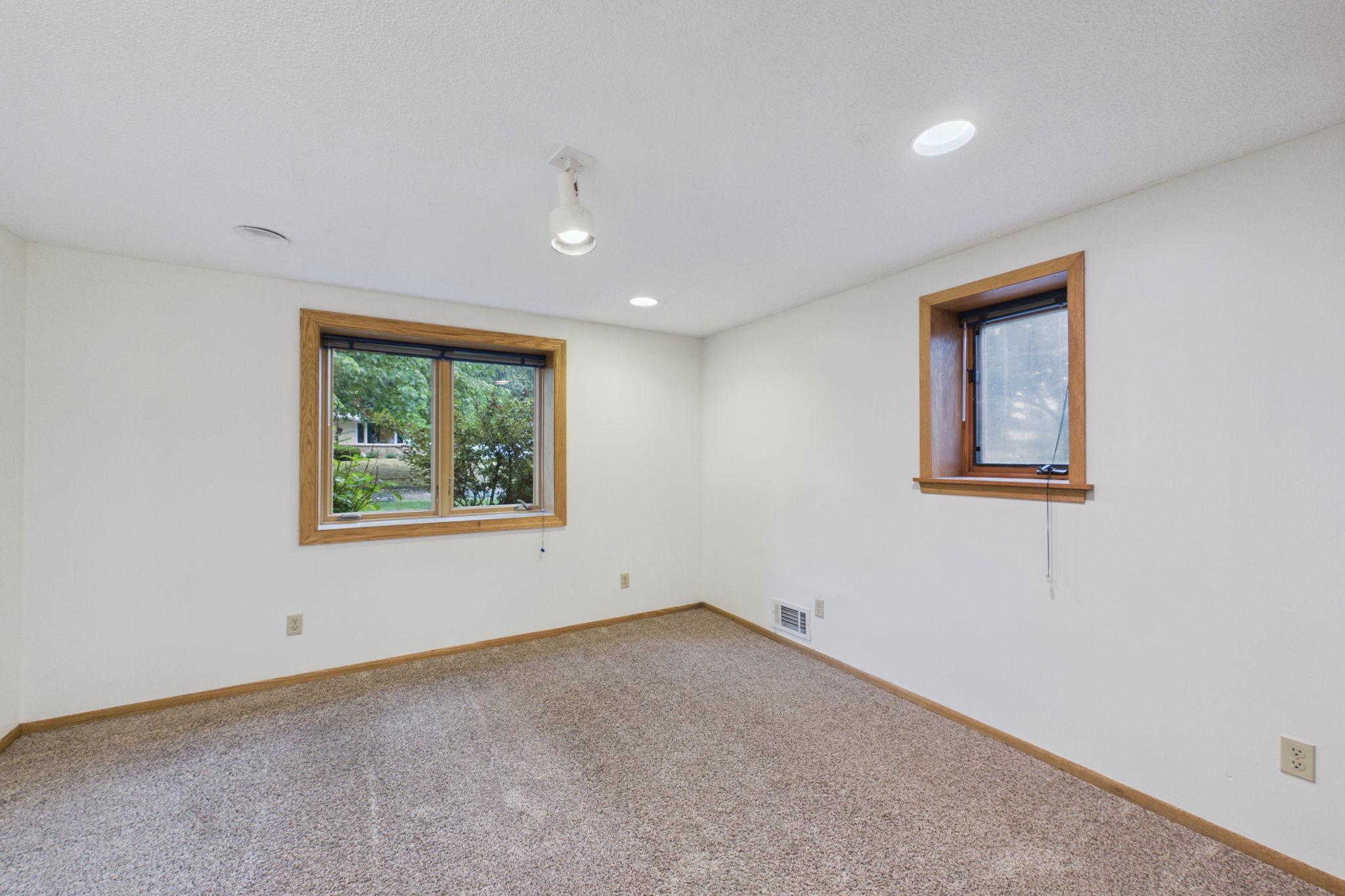 2742 Hilltop Court