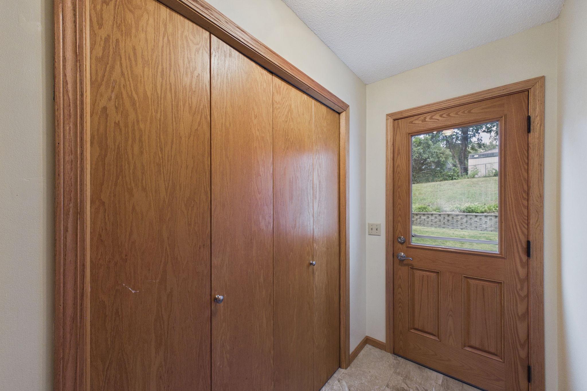2742 Hilltop Court