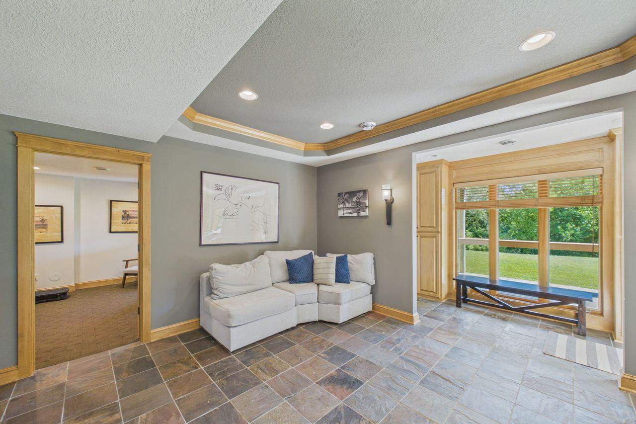 9365 Shetland Road