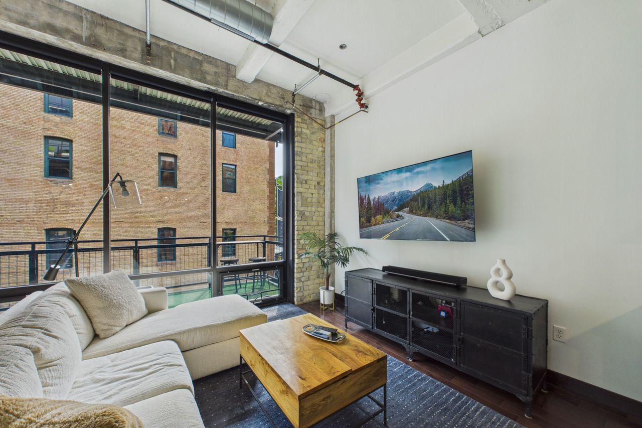 618 Washington Ave N Unit: 302