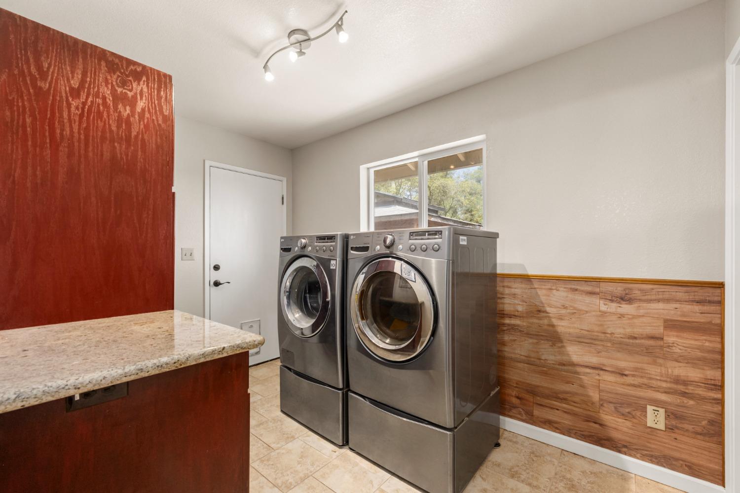 1001 E El Largo Drive