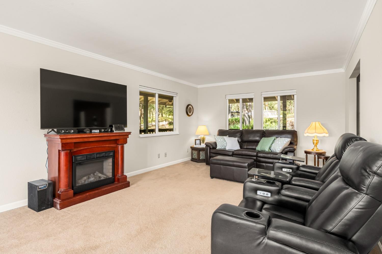 1001 E El Largo Drive