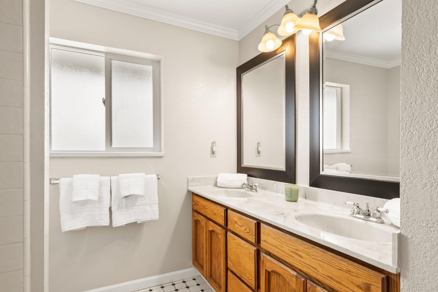 1001 E El Largo Drive