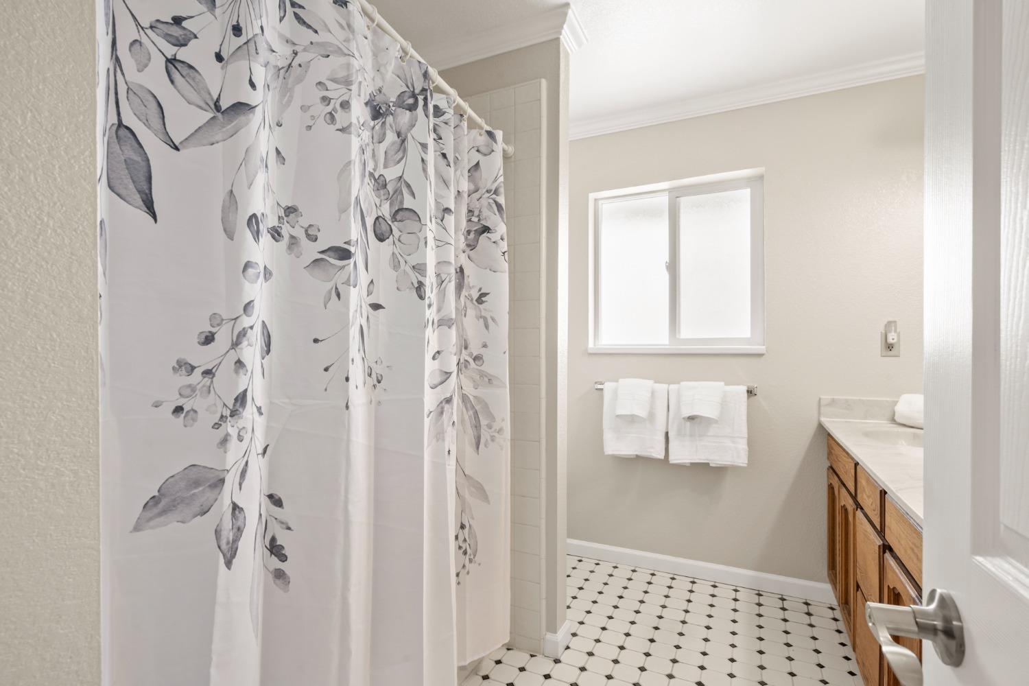 1001 E El Largo Drive