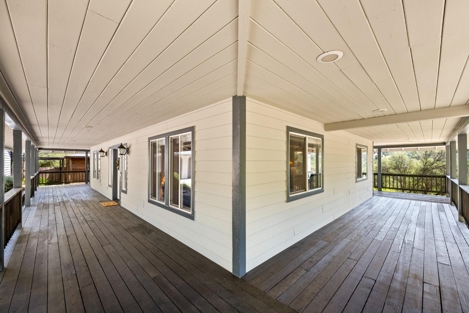 1001 E El Largo Drive