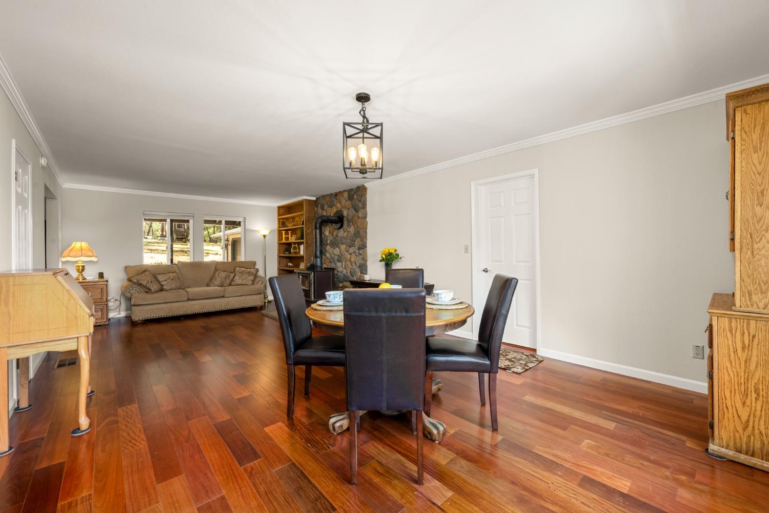 1001 E El Largo Drive