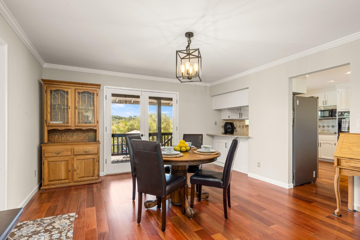 1001 E El Largo Drive