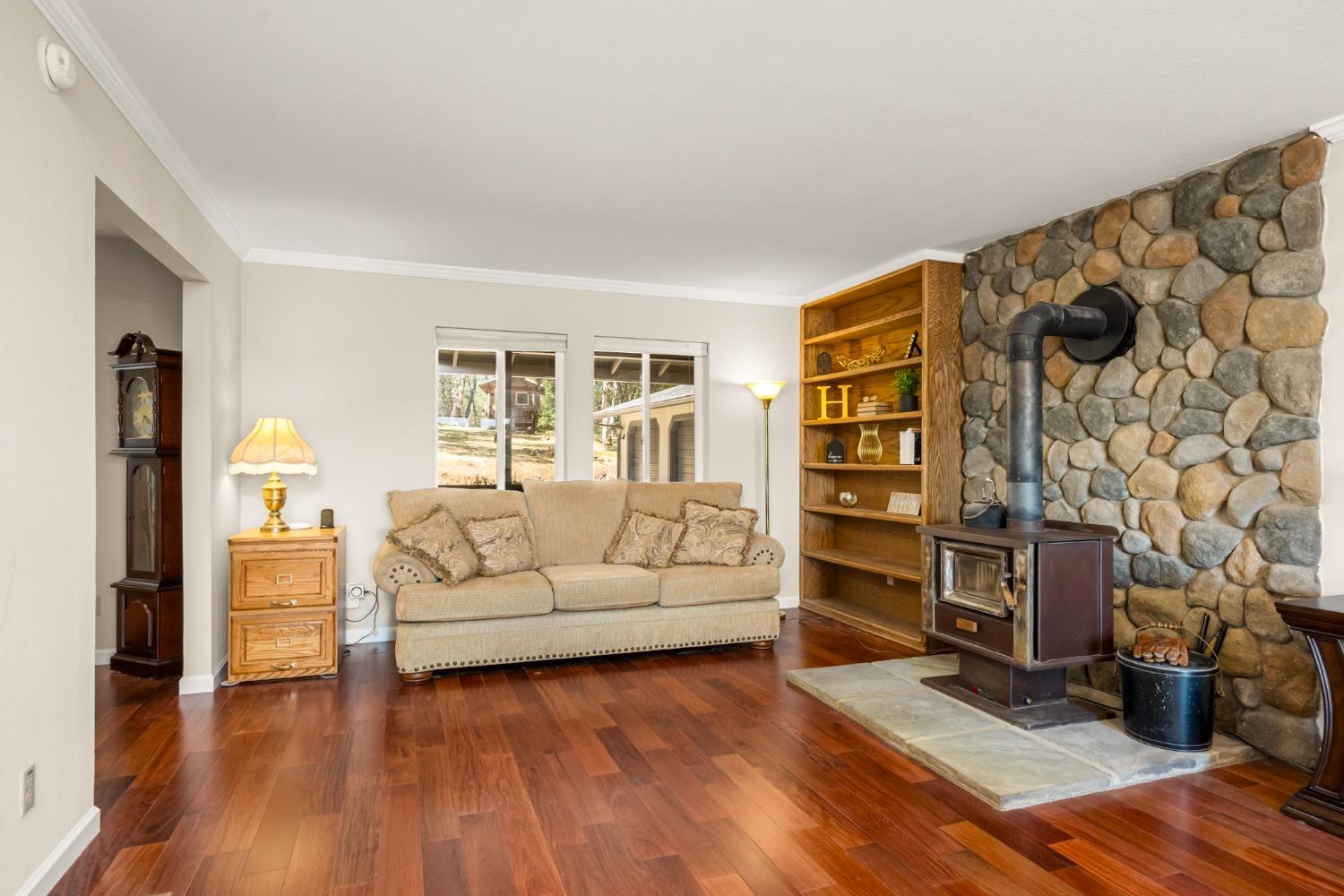 1001 E El Largo Drive