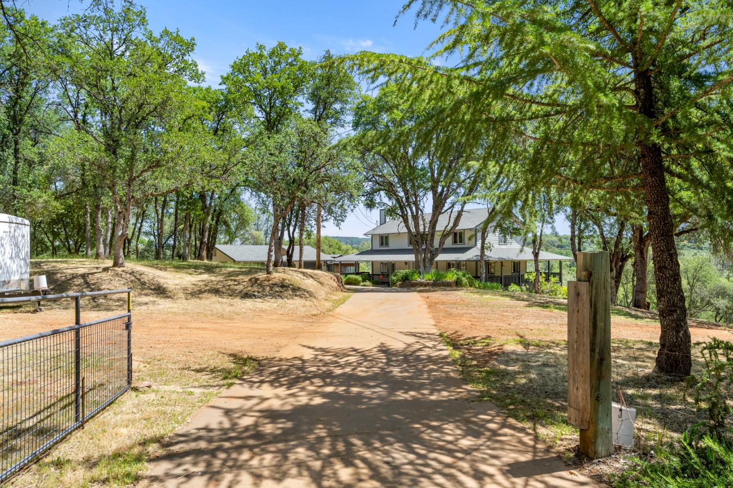 1001 E El Largo Drive