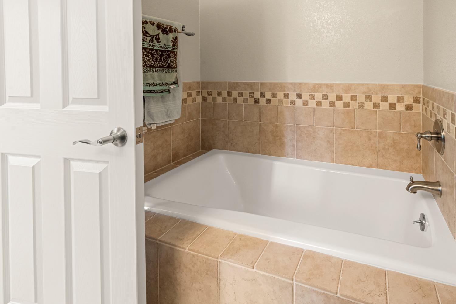 1001 E El Largo Drive