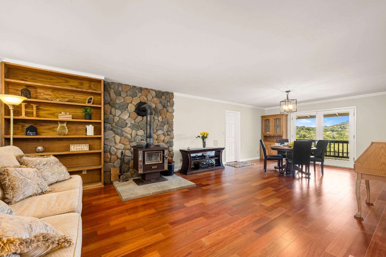 1001 E El Largo Drive