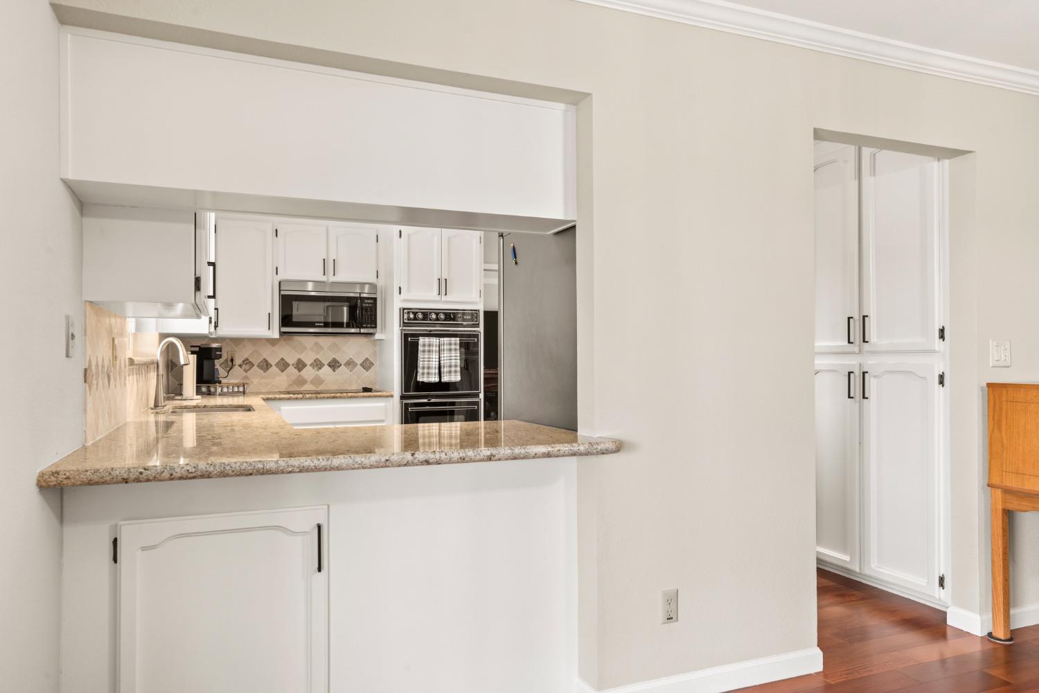 1001 E El Largo Drive