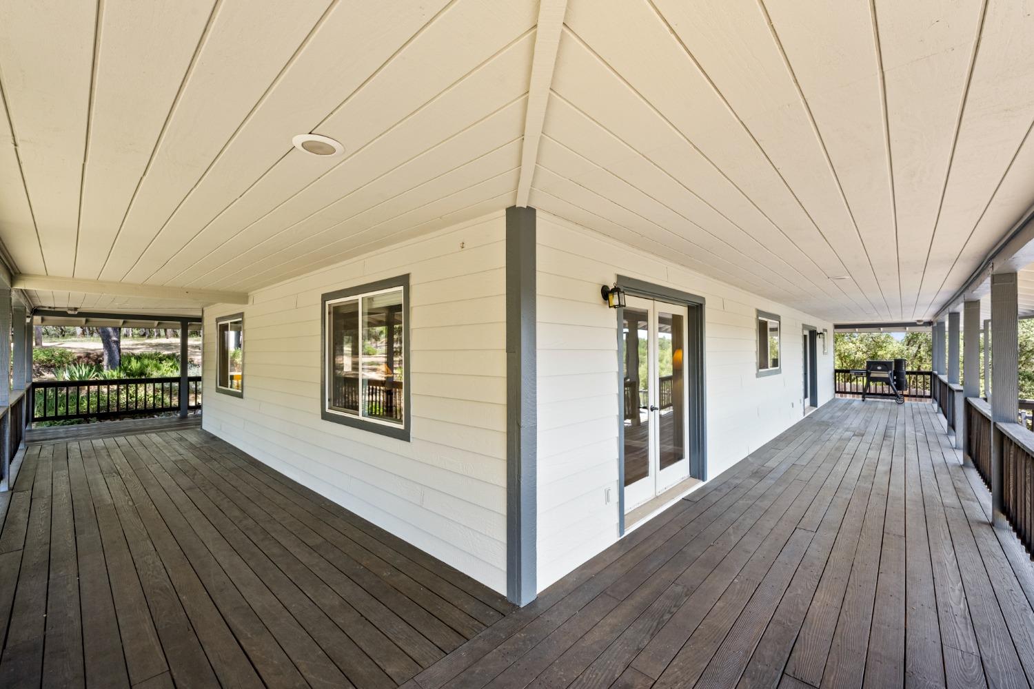 1001 E El Largo Drive