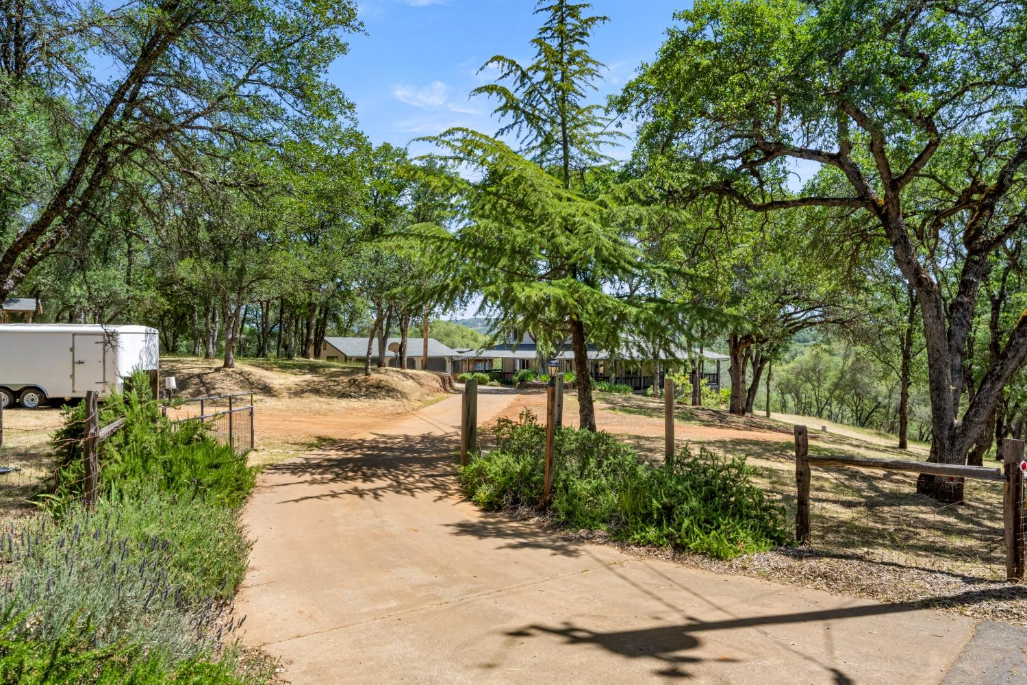 1001 E El Largo Drive