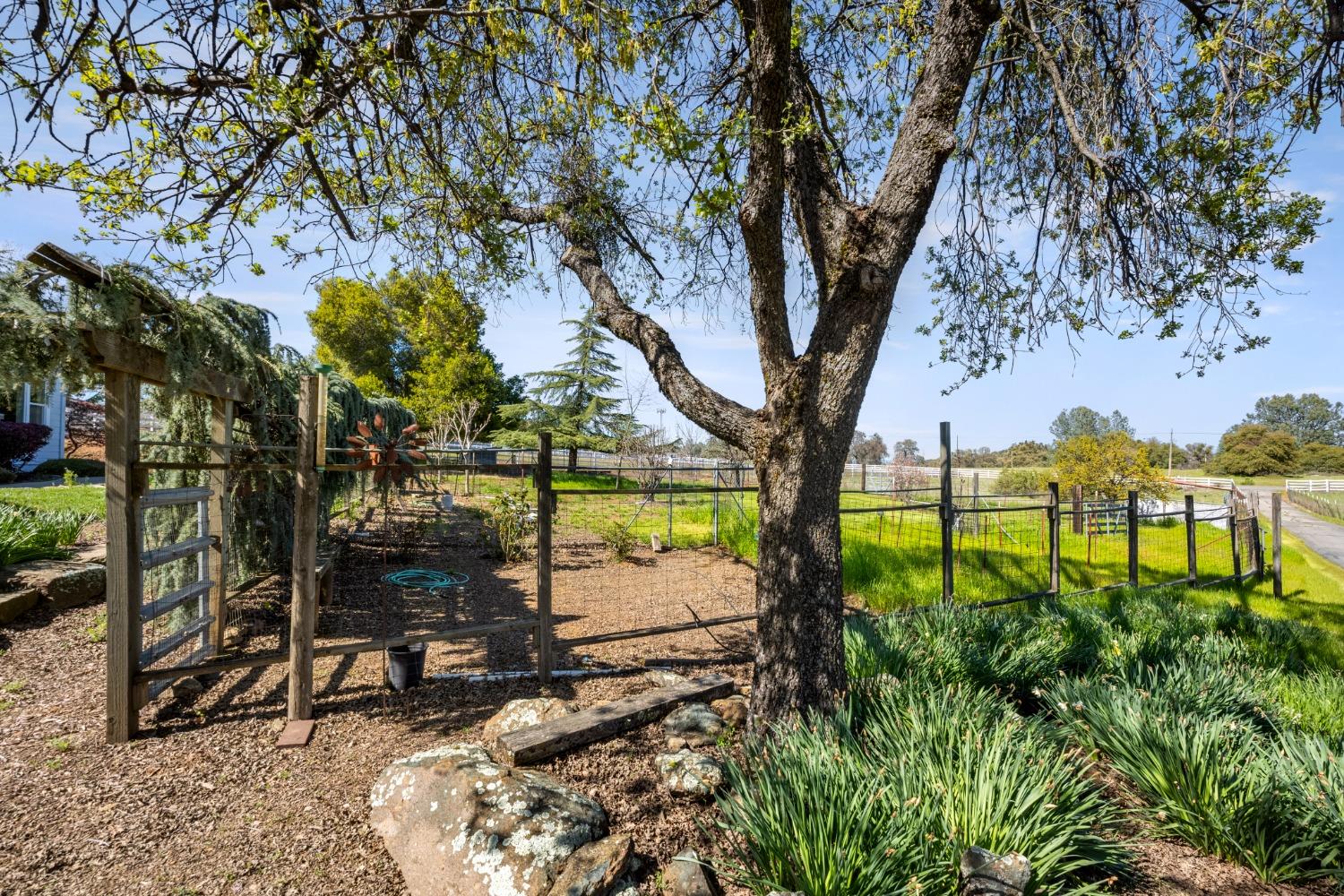 6200 Quartz Drive