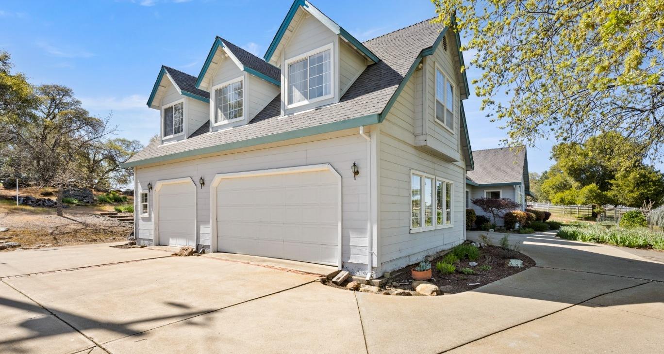 6200 Quartz Drive