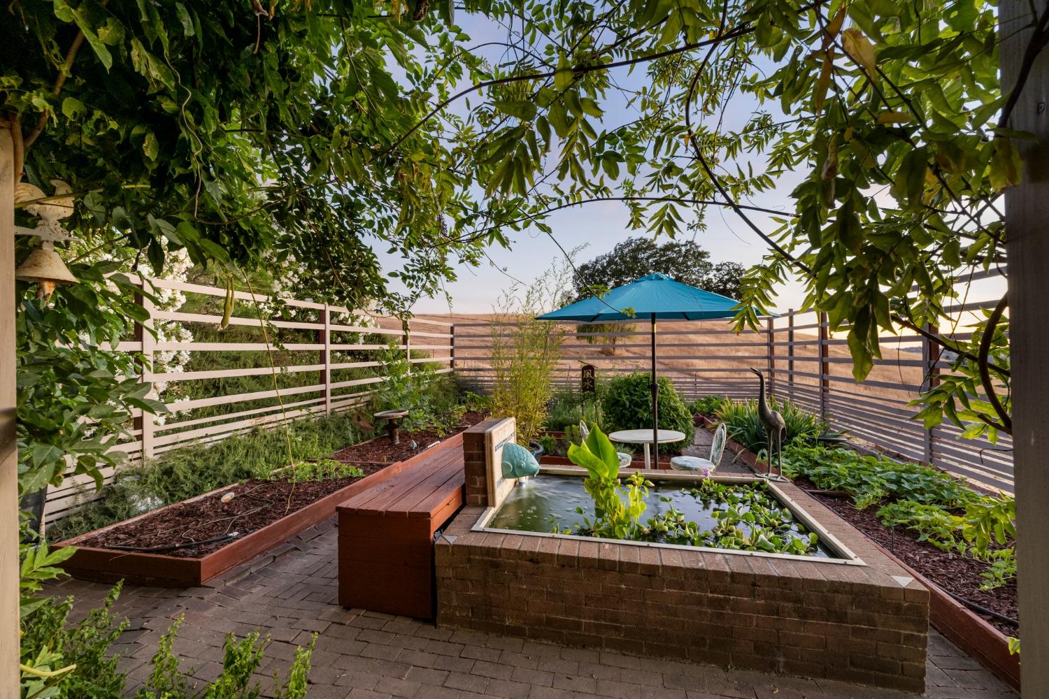 5860 High Lonesome Trail