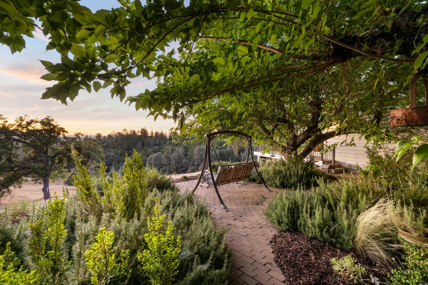 5860 High Lonesome Trail