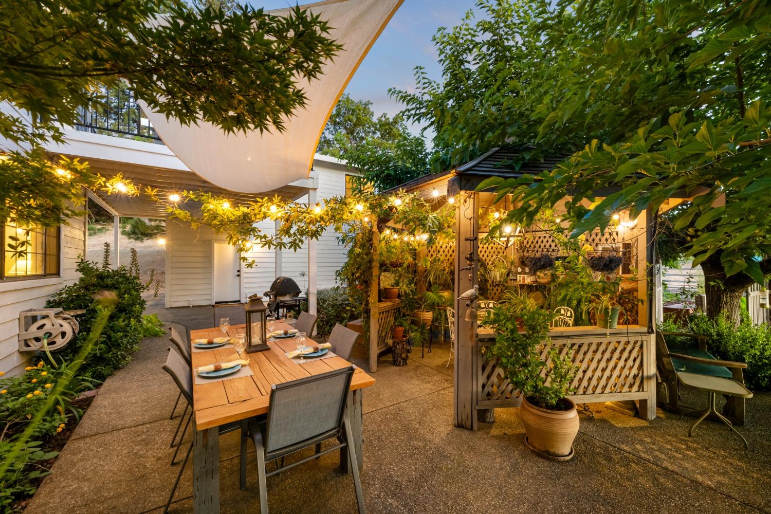 5860 High Lonesome Trail