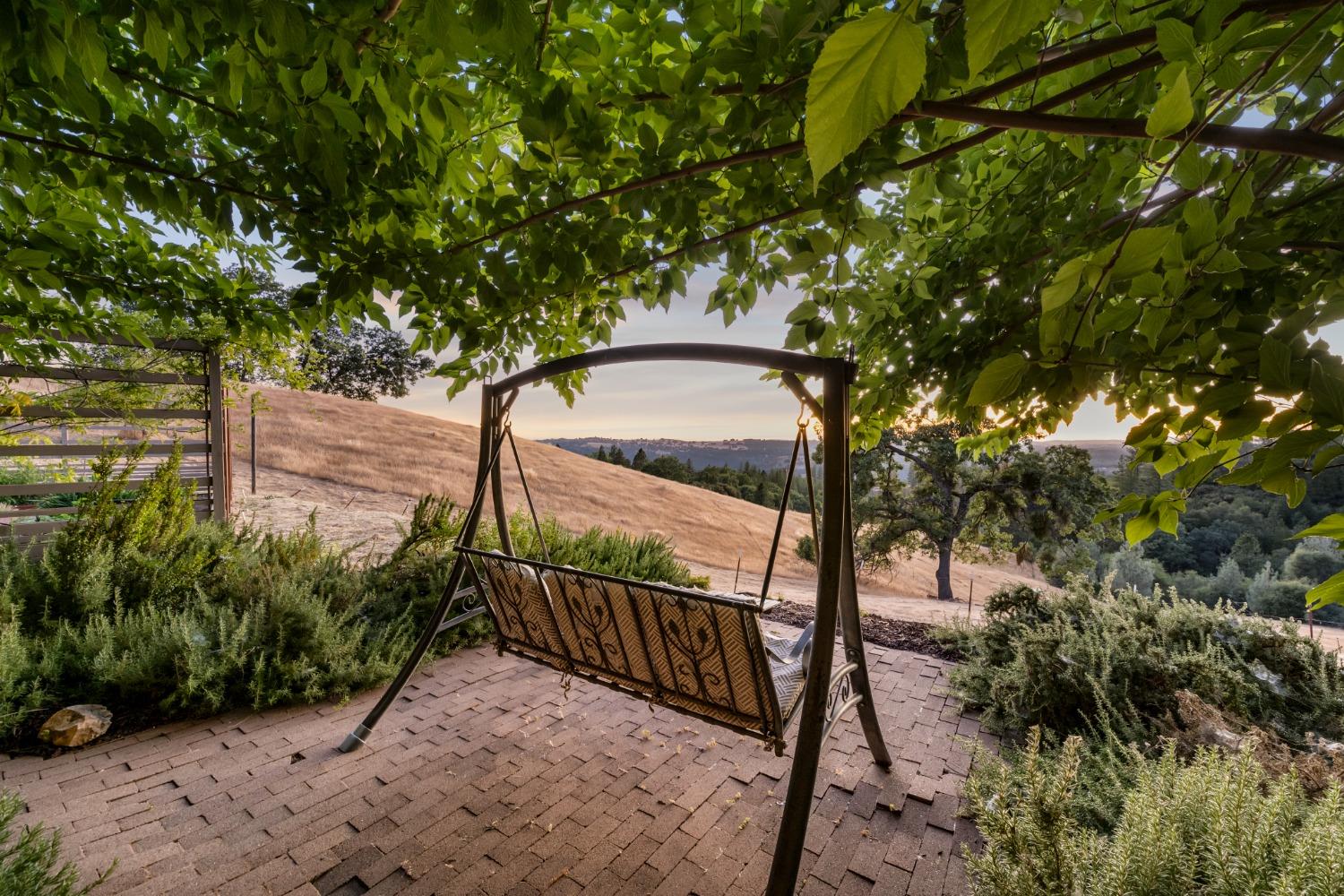 5860 High Lonesome Trail