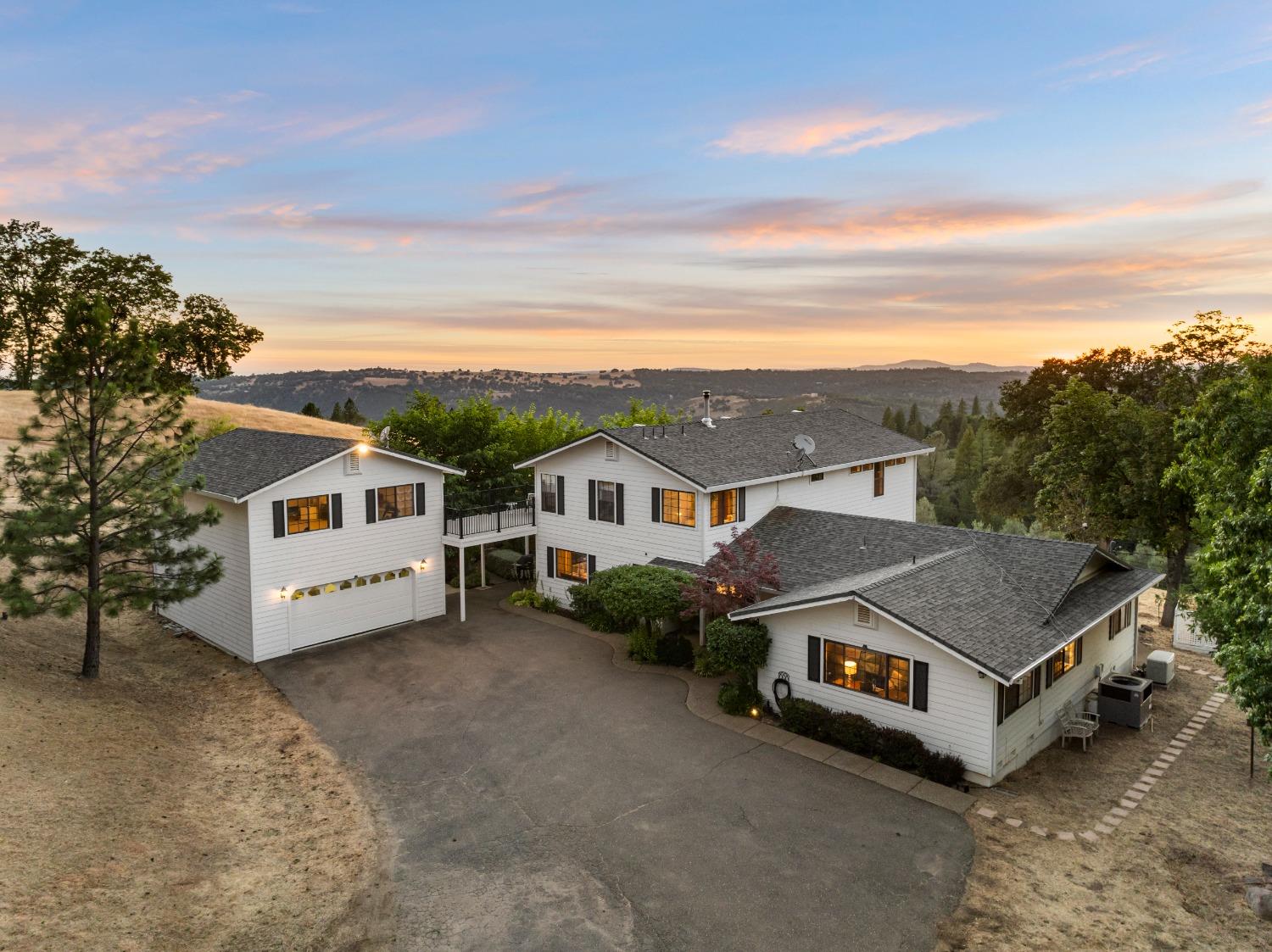 5860 High Lonesome Trail