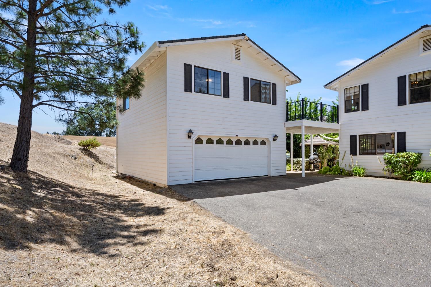 5860 High Lonesome Trail