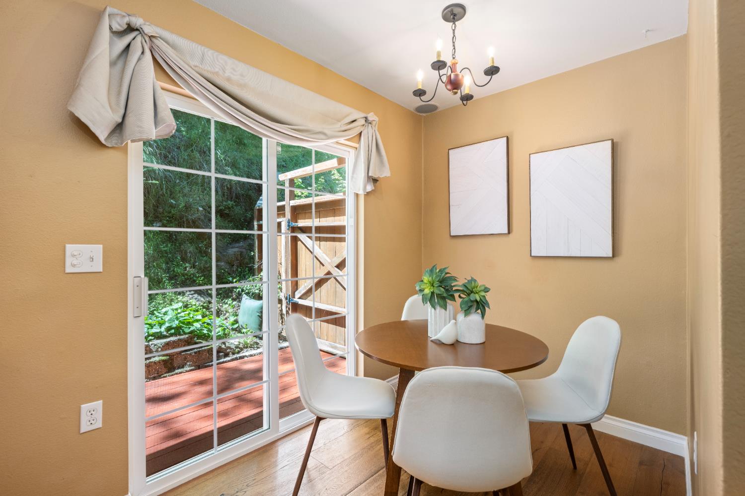 1854 Smith Flat Road