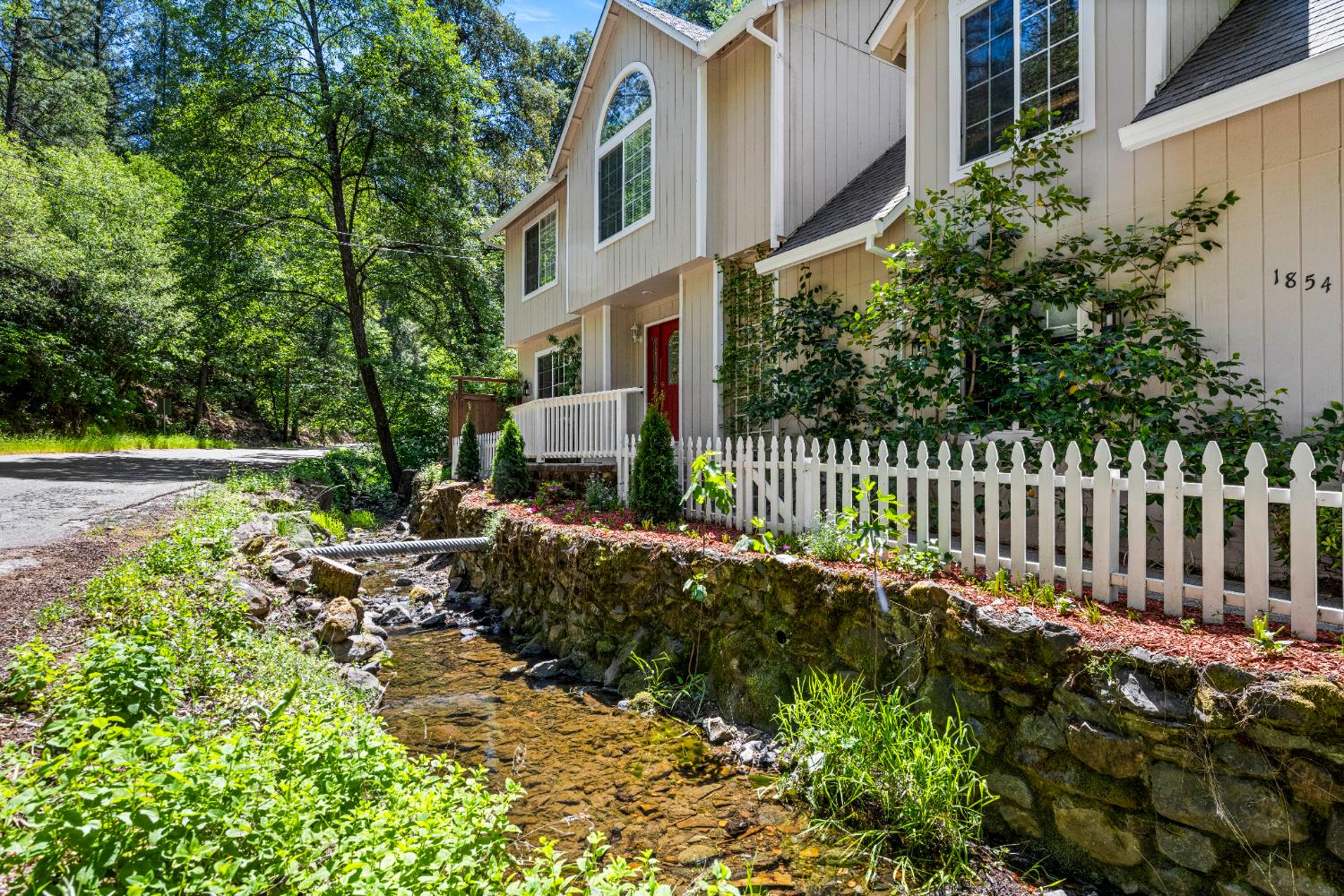 1854 Smith Flat Road