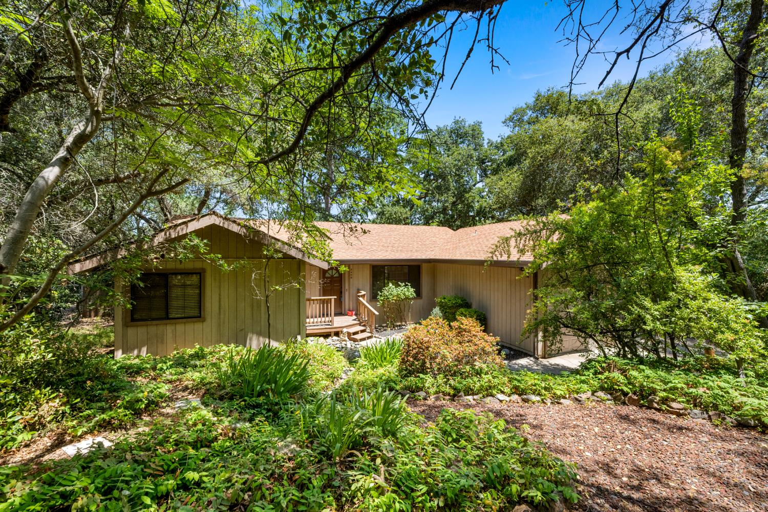 2406 Knollwood Drive
