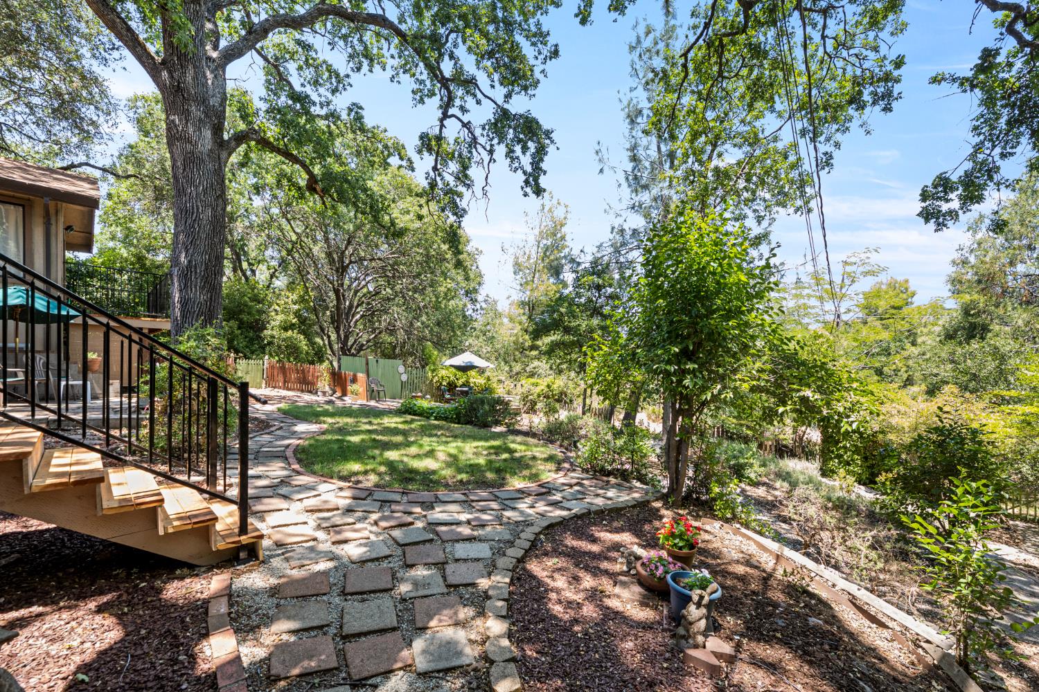 2406 Knollwood Drive