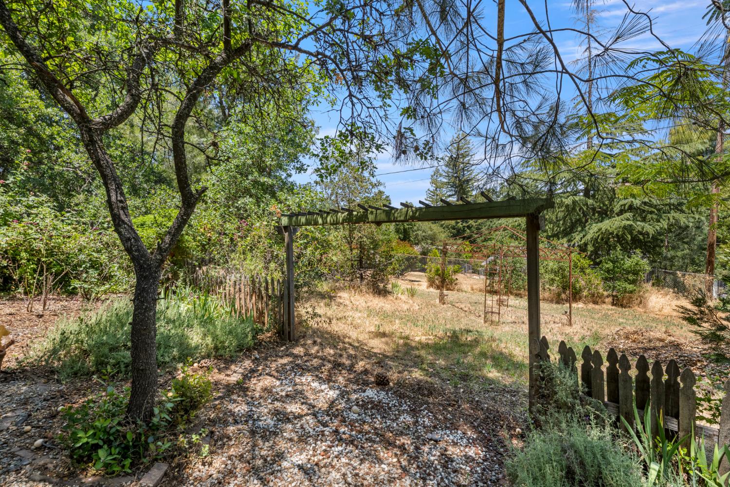 2406 Knollwood Drive