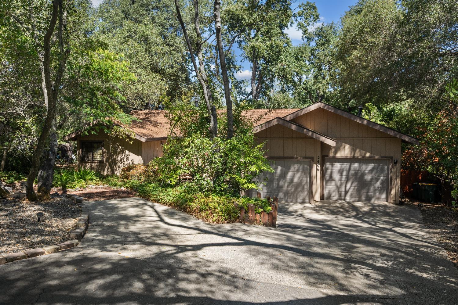 2406 Knollwood Drive