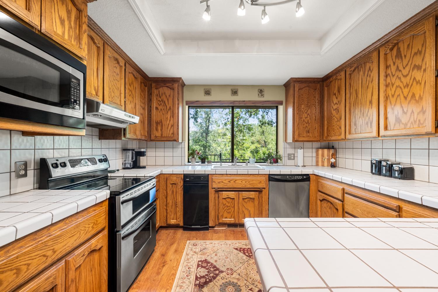 2406 Knollwood Drive